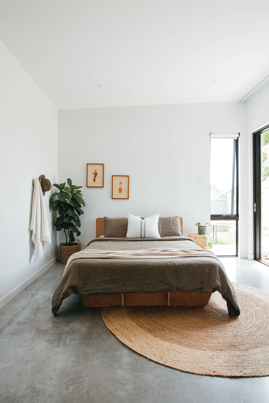 Ananda Round Two Toned Natural Jute Rug