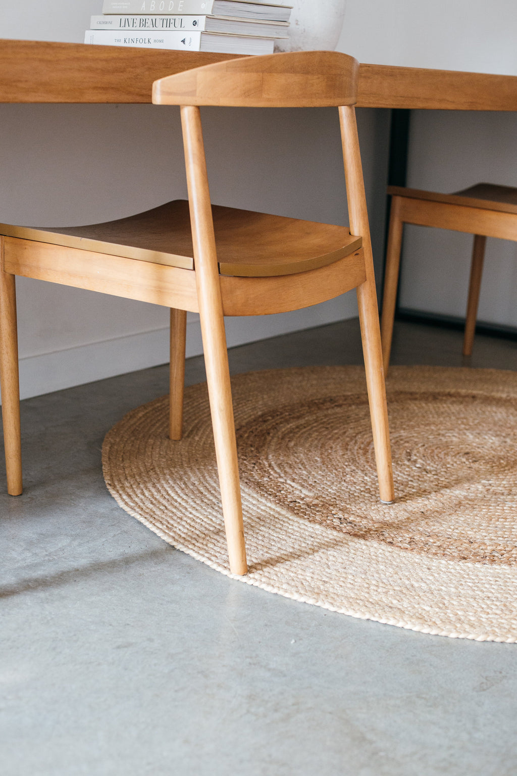 Ananda Round Two Toned Natural Jute Rug
