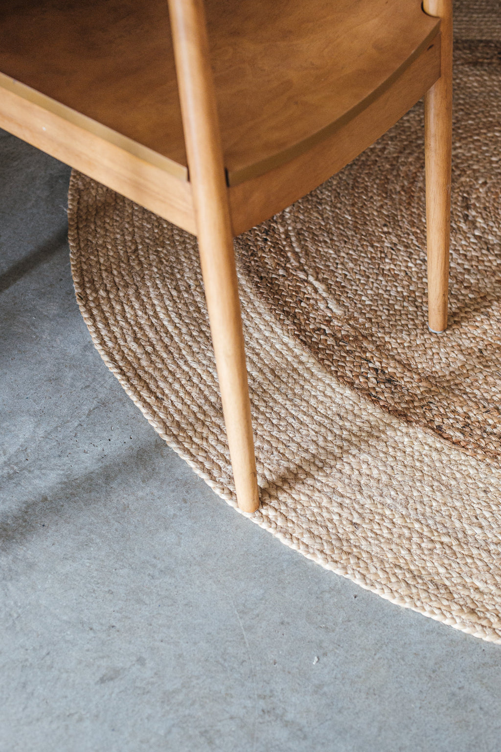 Ananda Round Two Toned Natural Jute Rug