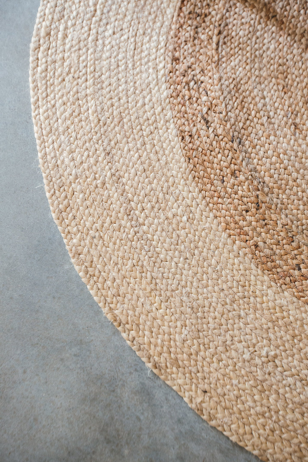 Ananda Round Two Toned Natural Jute Rug