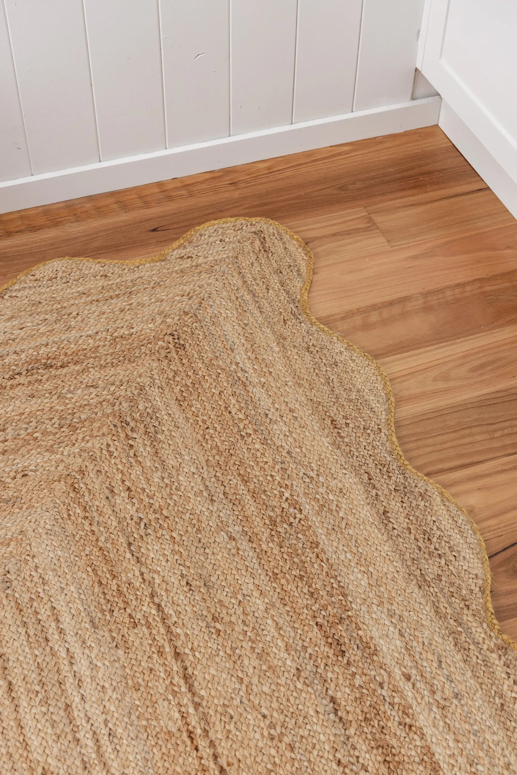 Marigold Wavy Jute Rug in Mustard