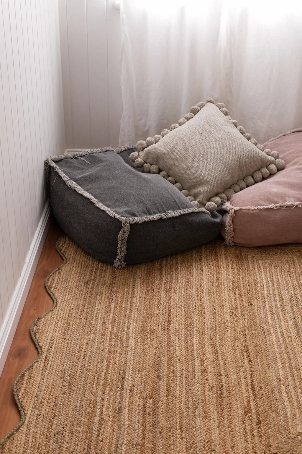 Marigold Wavy Jute Rug in Olive