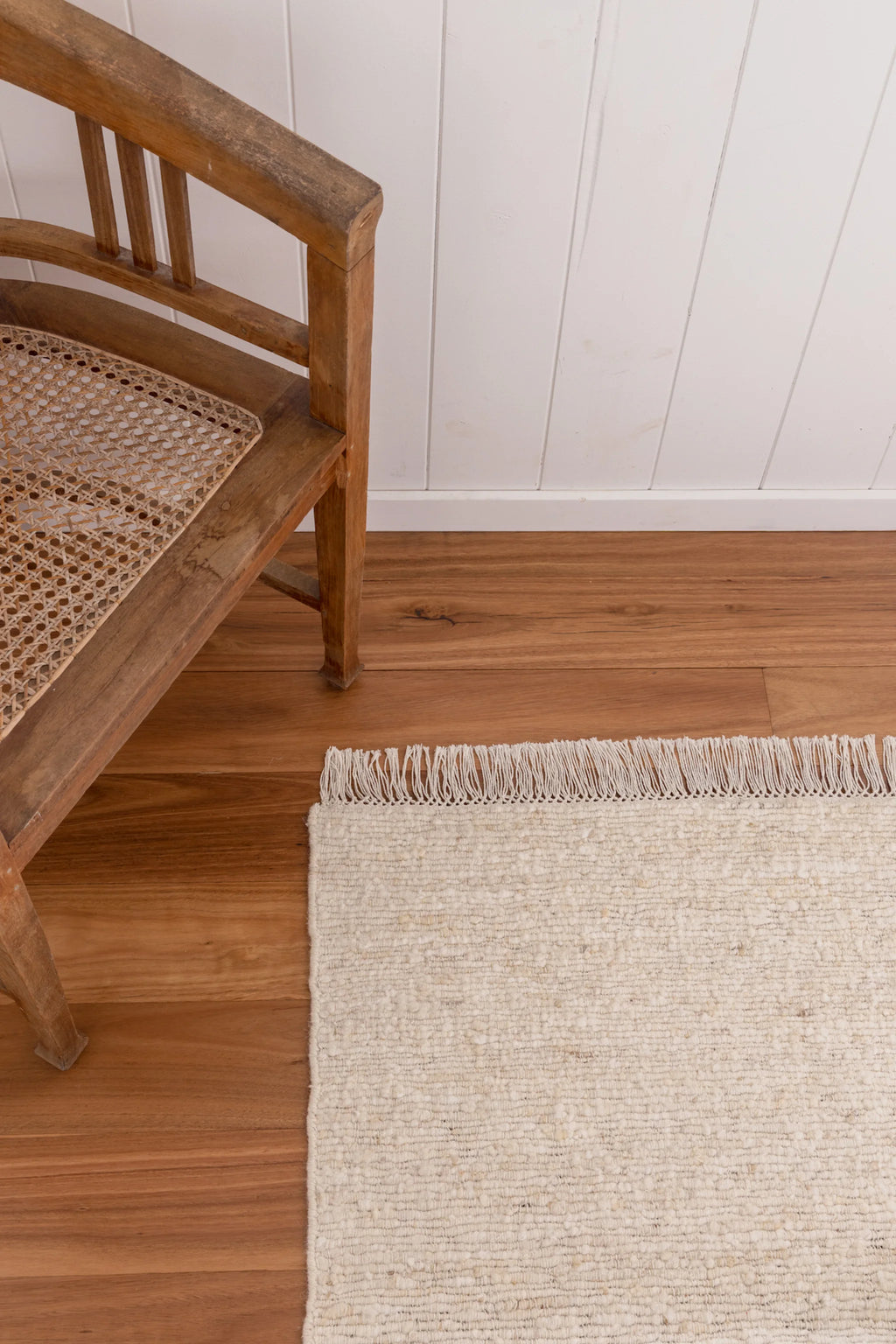 Kiva Hand Woven Wool Rug in Ivory