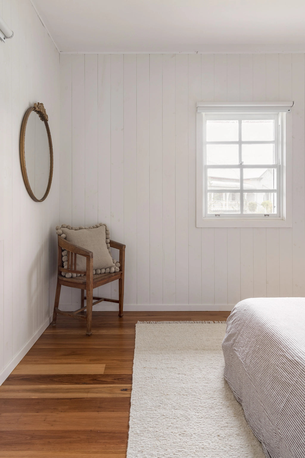 Kiva Hand Woven Wool Rug in Ivory