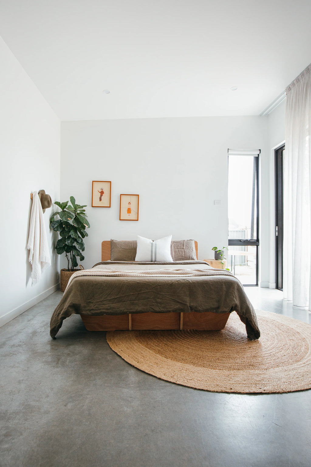 Ananda Round Two Toned Natural Jute Rug