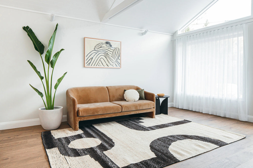 Leblon Abstract Pattern New Zealand Wool Rug in Beige and Charcoal