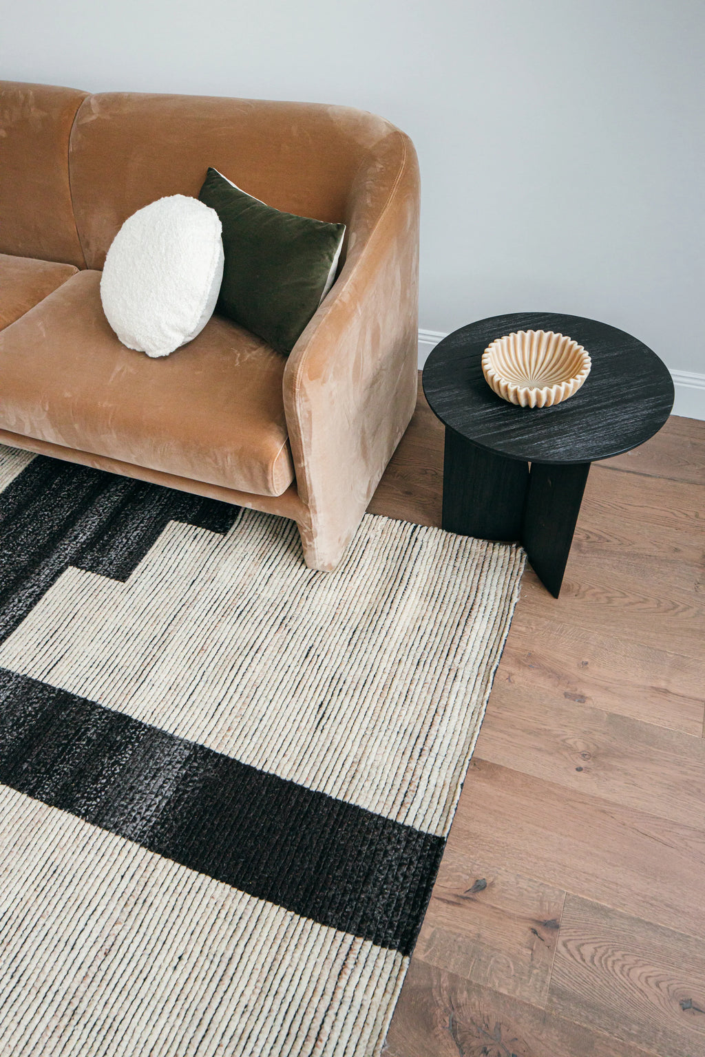 Leblon Abstract Pattern New Zealand Wool Rug in Beige and Charcoal