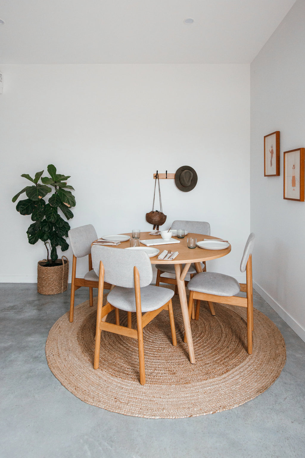 Ananda Round Two Toned Natural Jute Rug