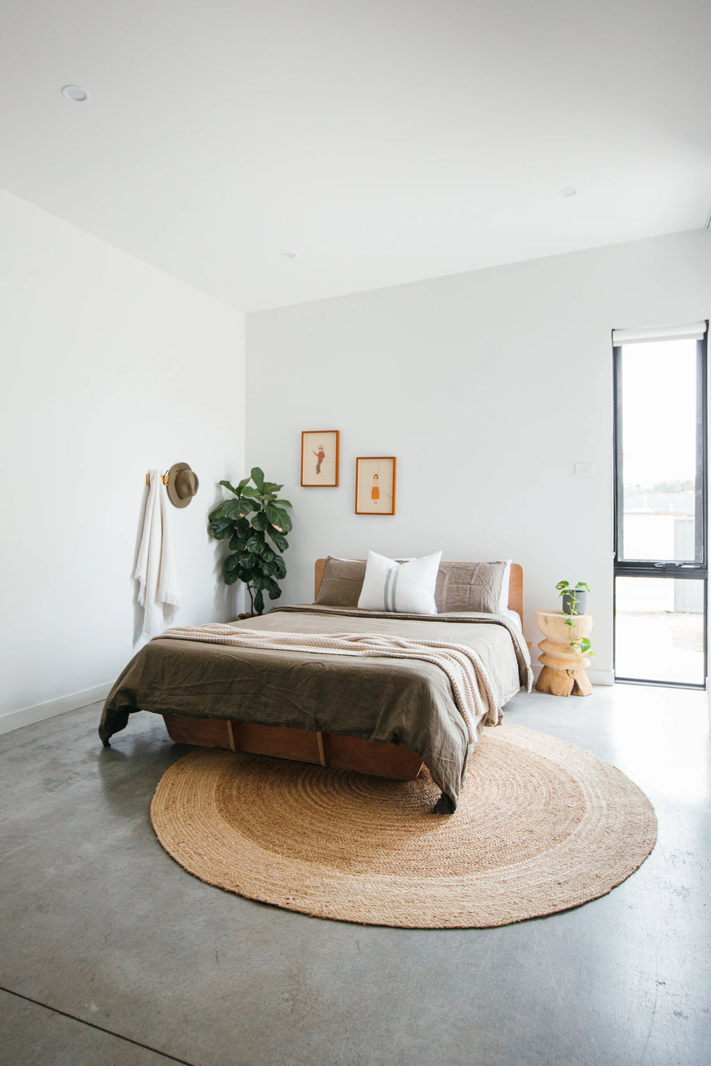 Ananda Round Two Toned Natural Jute Rug