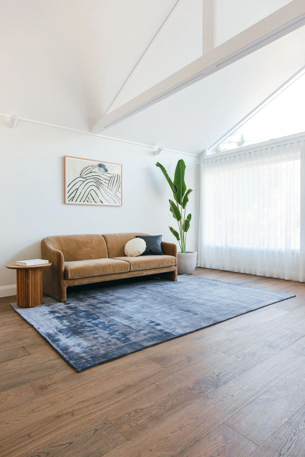 Lustre Luxe Rug in Sapphire Blue