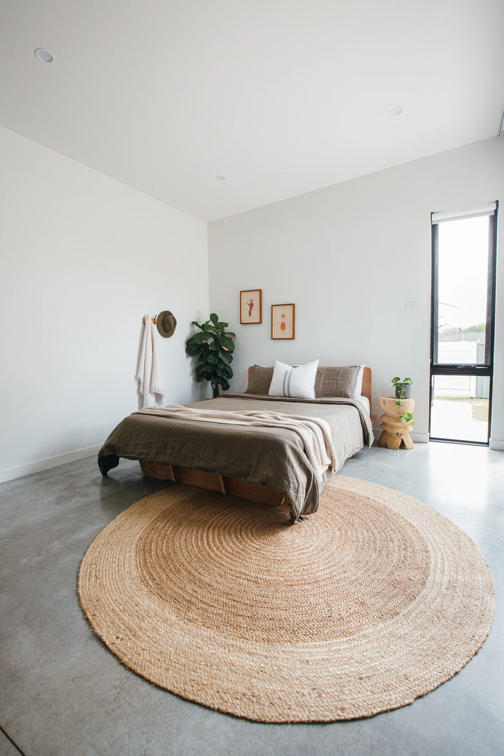 Ananda Round Two Toned Natural Jute Rug