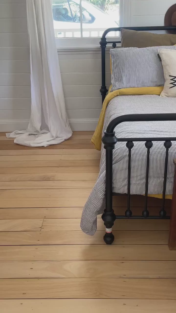 Aarti New Zealand Wool Moroccan Rug in Ivory