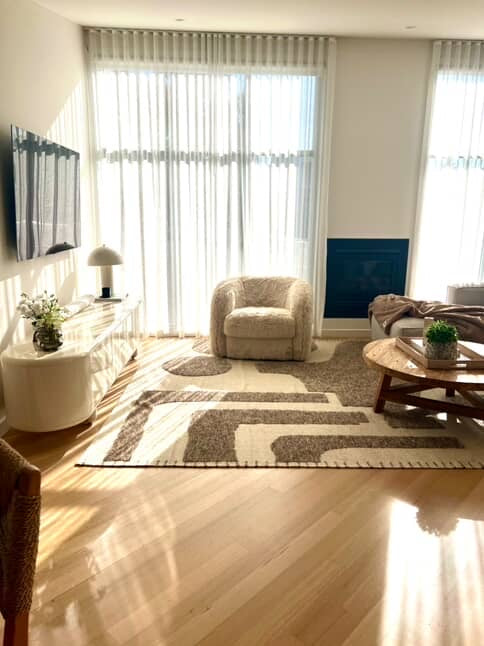 Leblon Abstract Pattern New Zealand Wool Rug in Natural