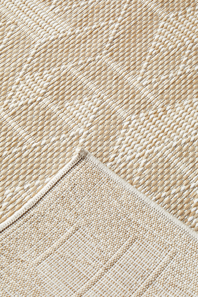 Patio Kudo Outdoor Runner Rug in Natural