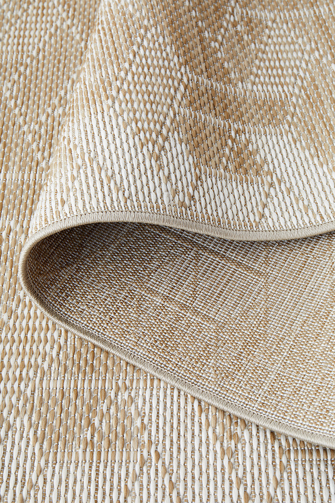 Patio Kudo Outdoor Runner Rug in Natural