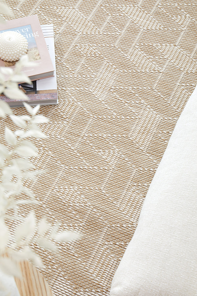 Patio Kudo Outdoor Rug in Natural