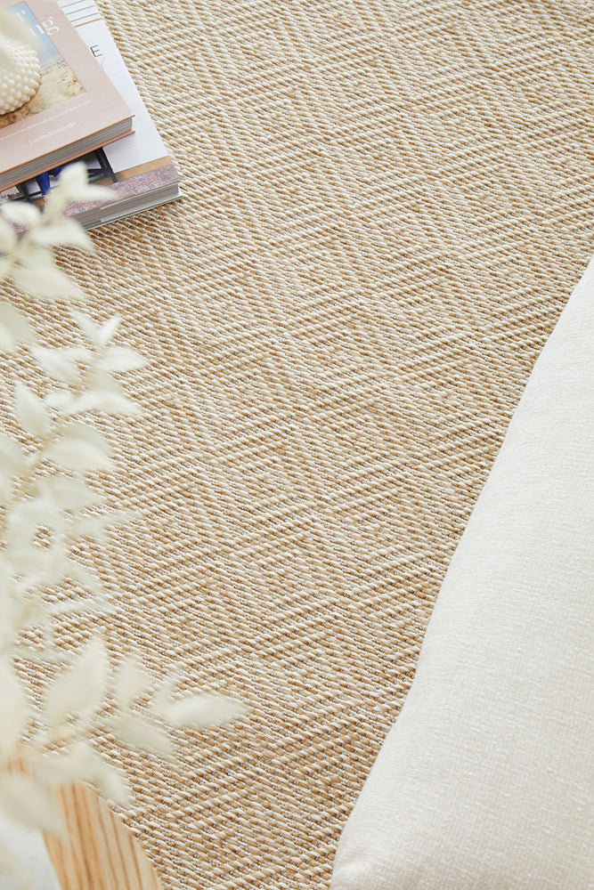 Patio Misty Outdoor Runner Rug in Natural