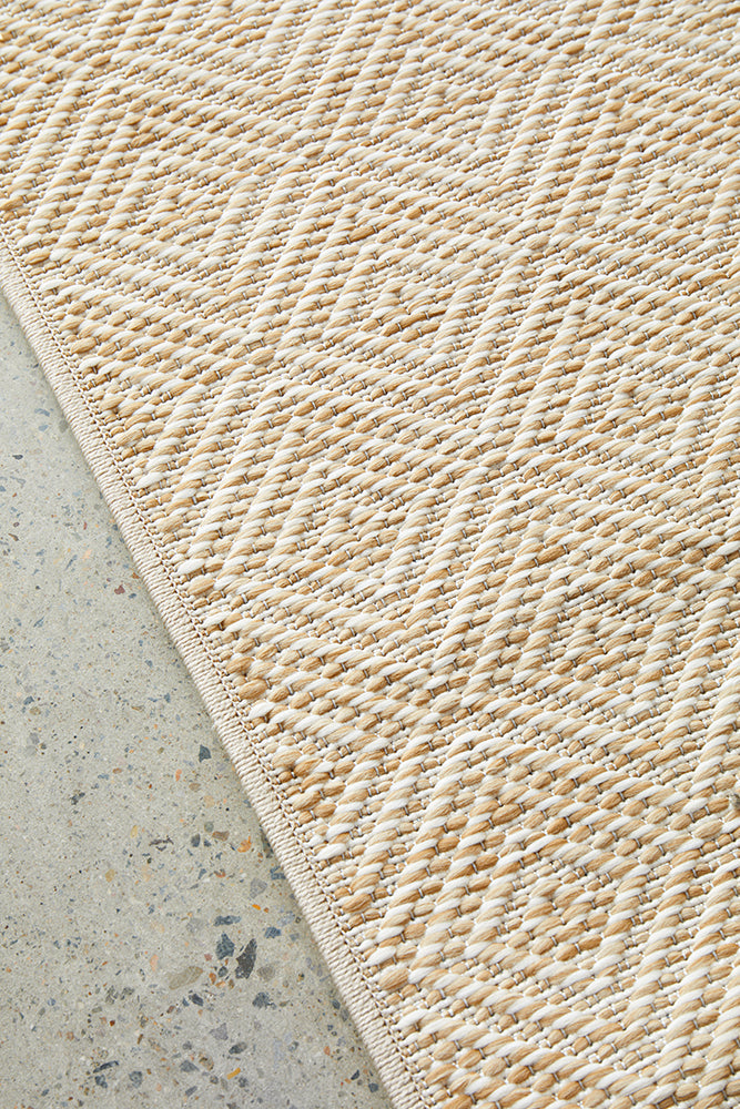 Patio Misty Outdoor Runner Rug in Natural