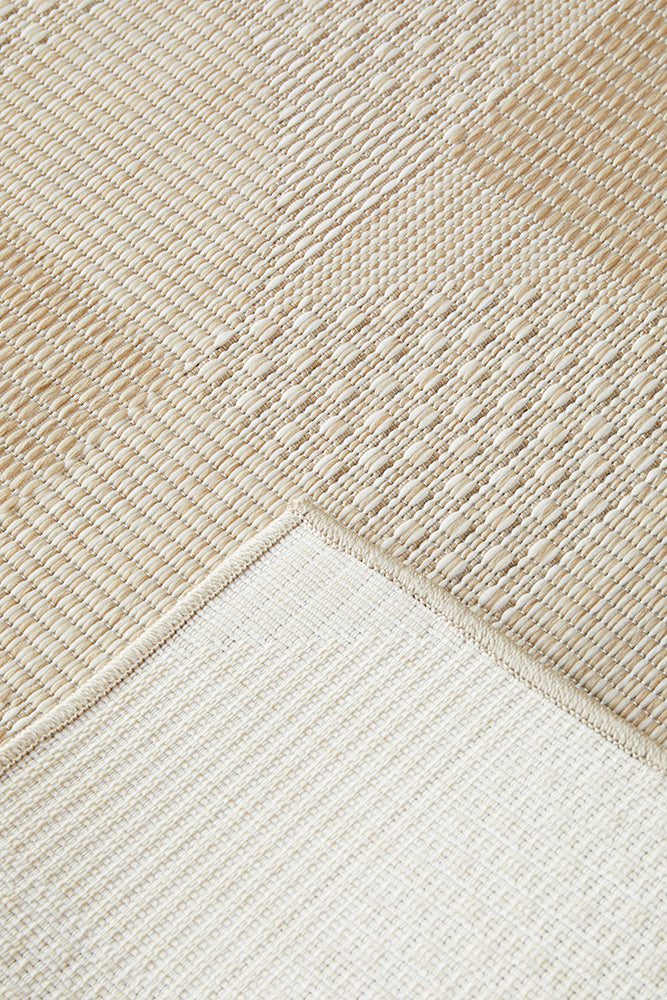 Patio Selin Outdoor Runner Rug in Natural