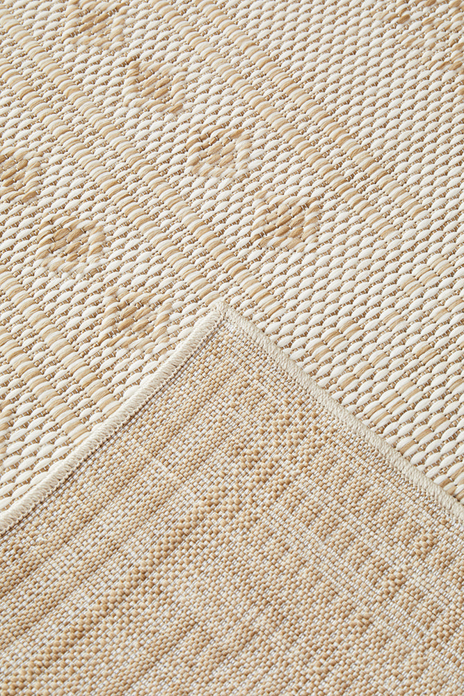 Patio Ziggy Outdoor Runner Rug in Natural