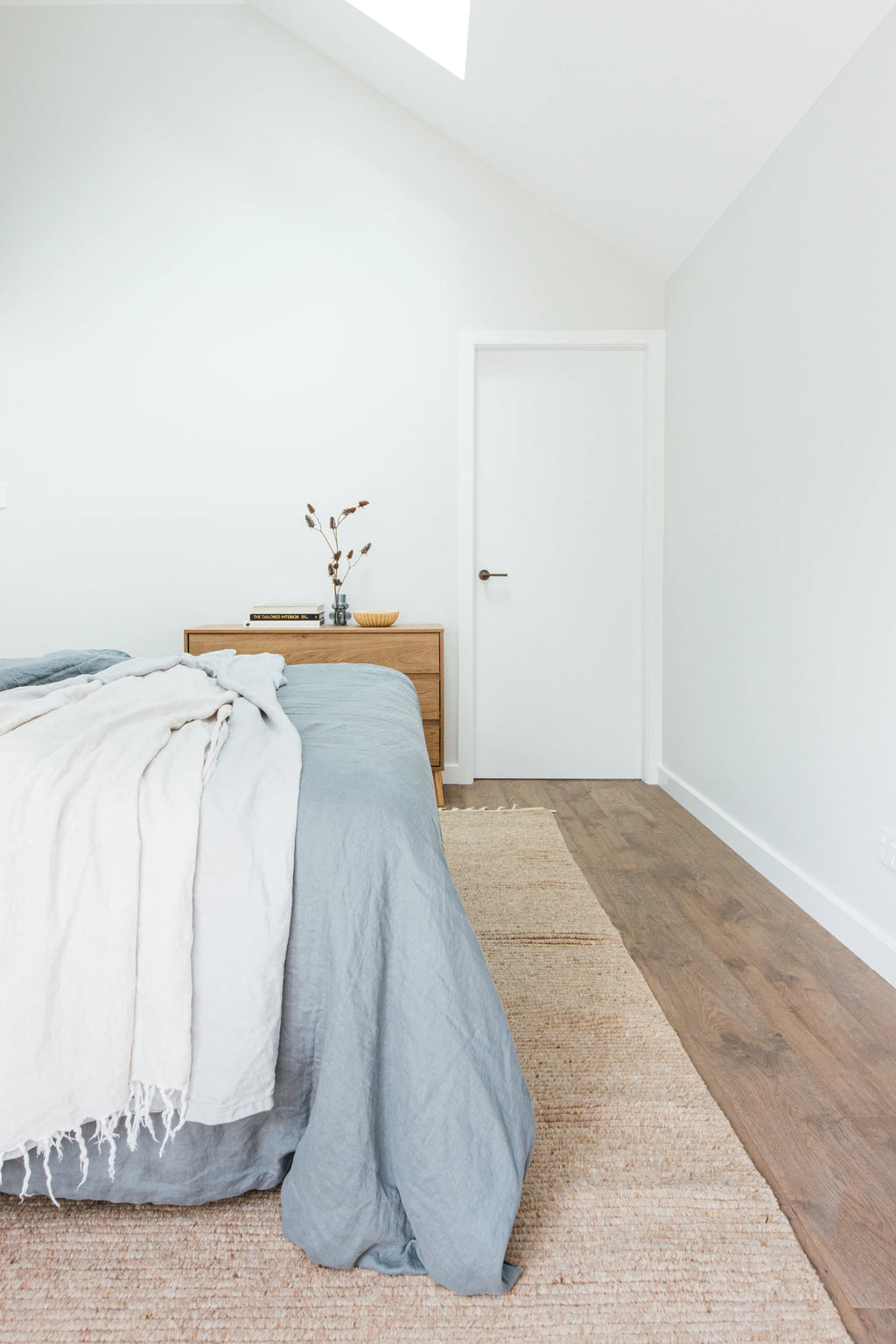 Kamya Ribbed Wool Rug in Natural