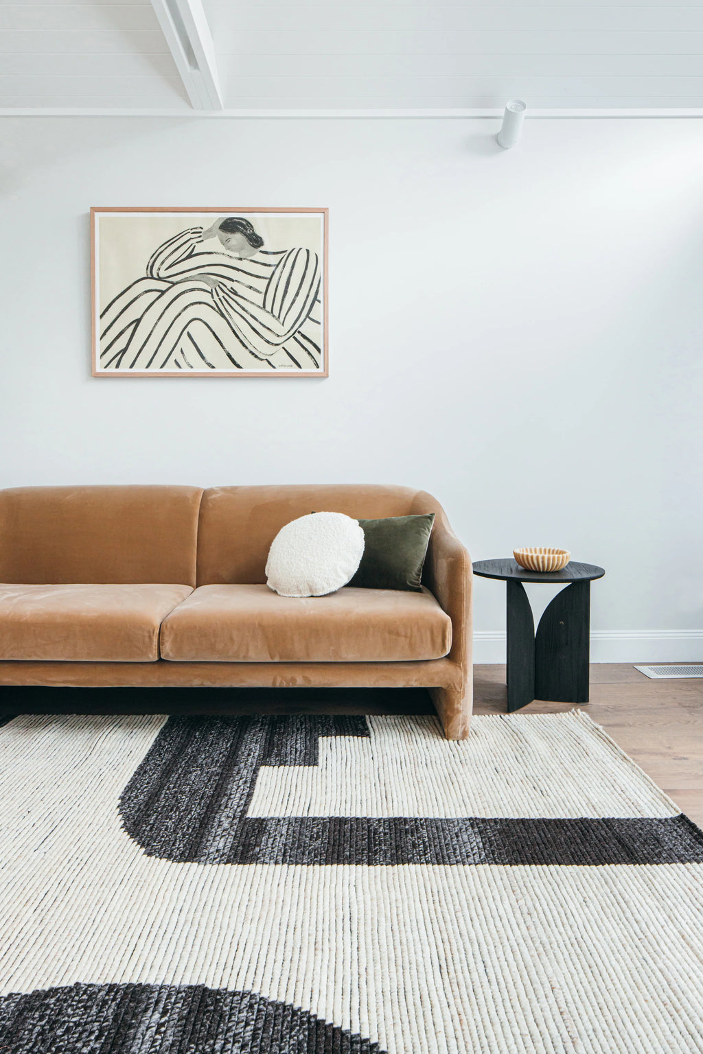 Leblon Abstract Pattern New Zealand Wool Rug in Beige and Charcoal