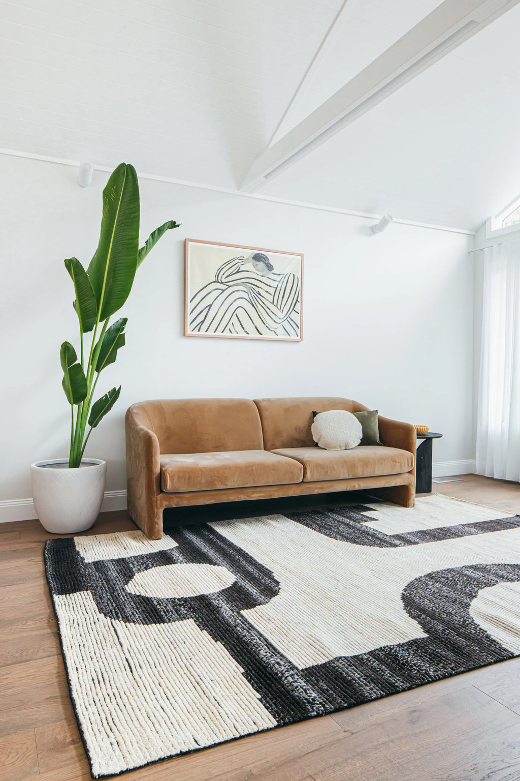 Leblon Abstract Pattern New Zealand Wool Rug in Beige and Charcoal