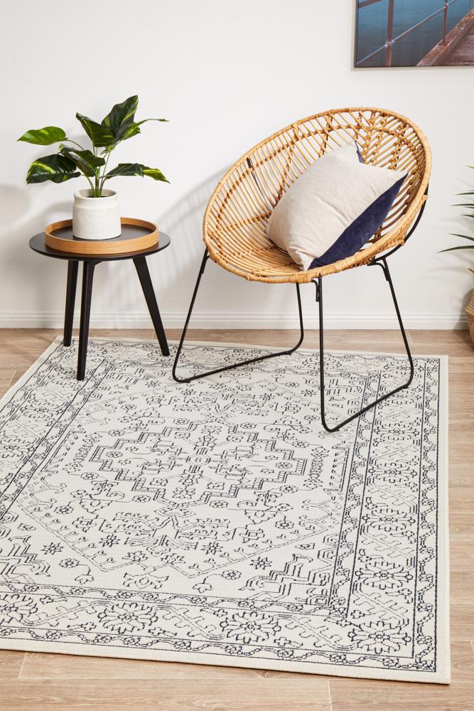 Uvita Tribal Motif Outdoor Rug in White & Navy