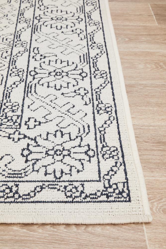 Uvita Tribal Motif Outdoor Rug in White & Navy
