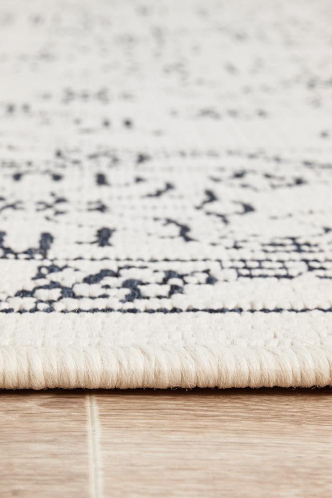 Uvita Tribal Motif Outdoor Rug in White & Navy
